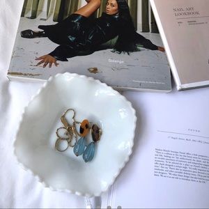 VINTAGE PORCELAIN BOWL